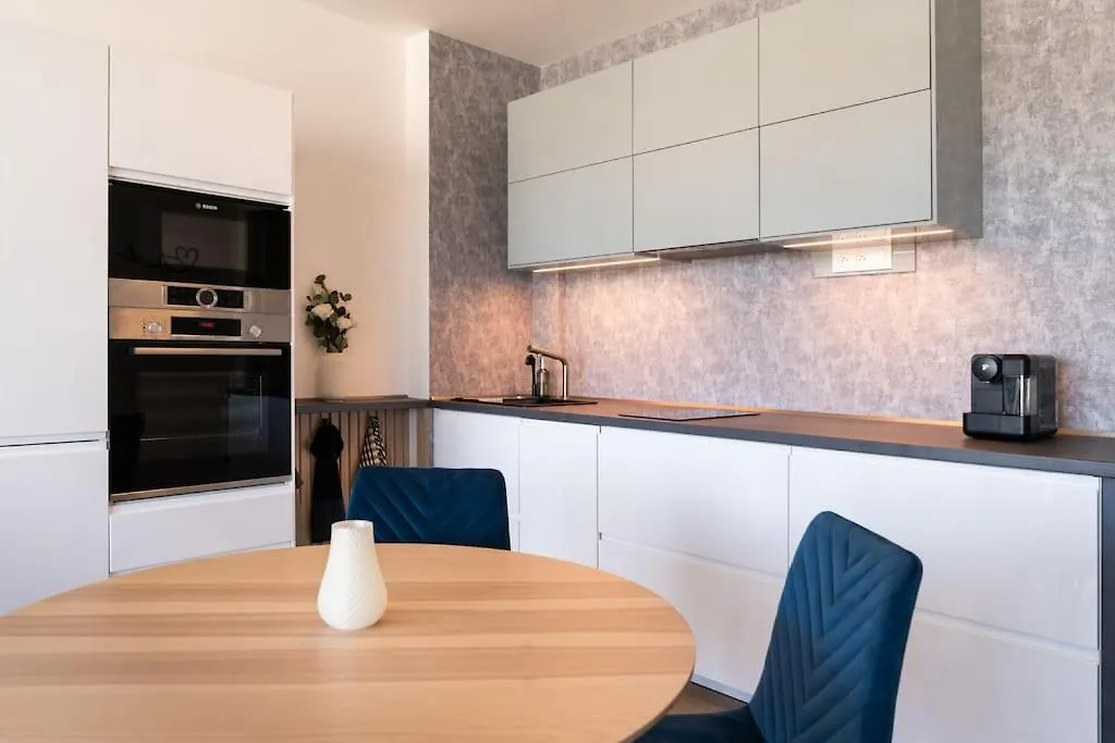 Insady - Studio In Brno-Center Apartment